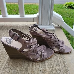Fergalicious size 8.5 strappy wedge sandals
